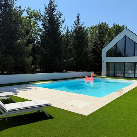 Kallo Villa *